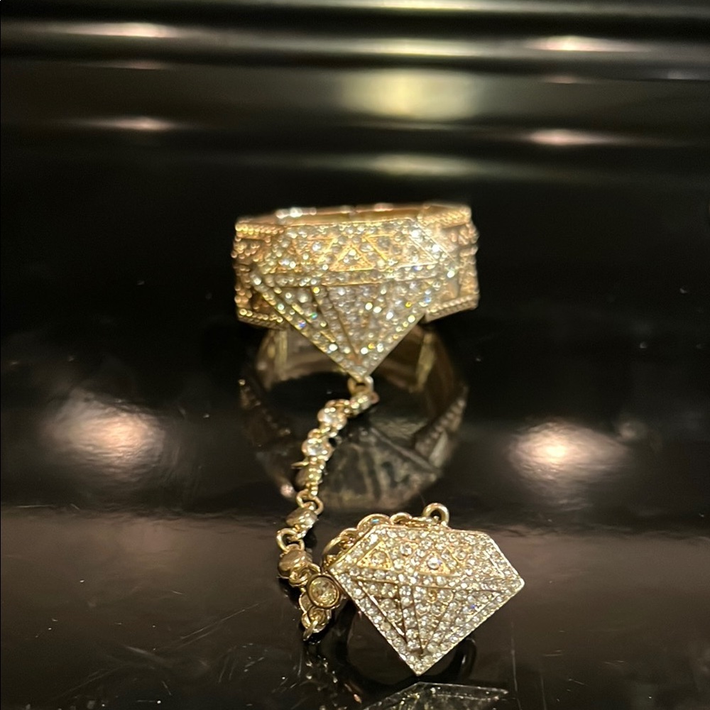 Gold Diamond-Shaped crystals Bracelet with Chain ring